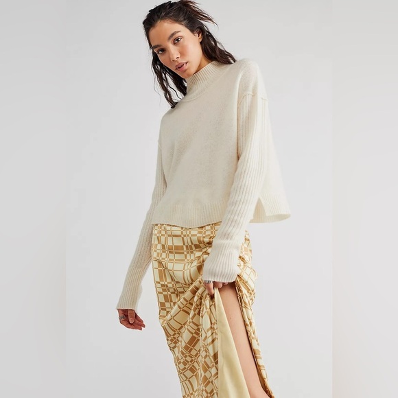 Free People Aubrey Cashmere Turtleneck Cashmere Sweater Size XS NWT - Picture 1 of 14